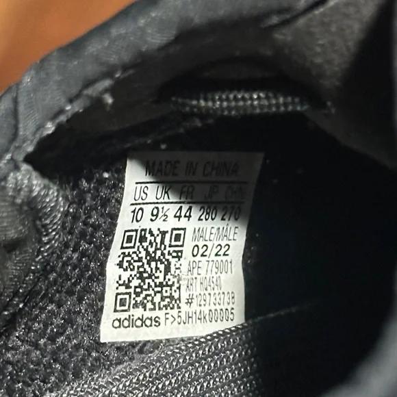 Adidas Yeezy 350 Black Sneakers - Picture 7 of 7